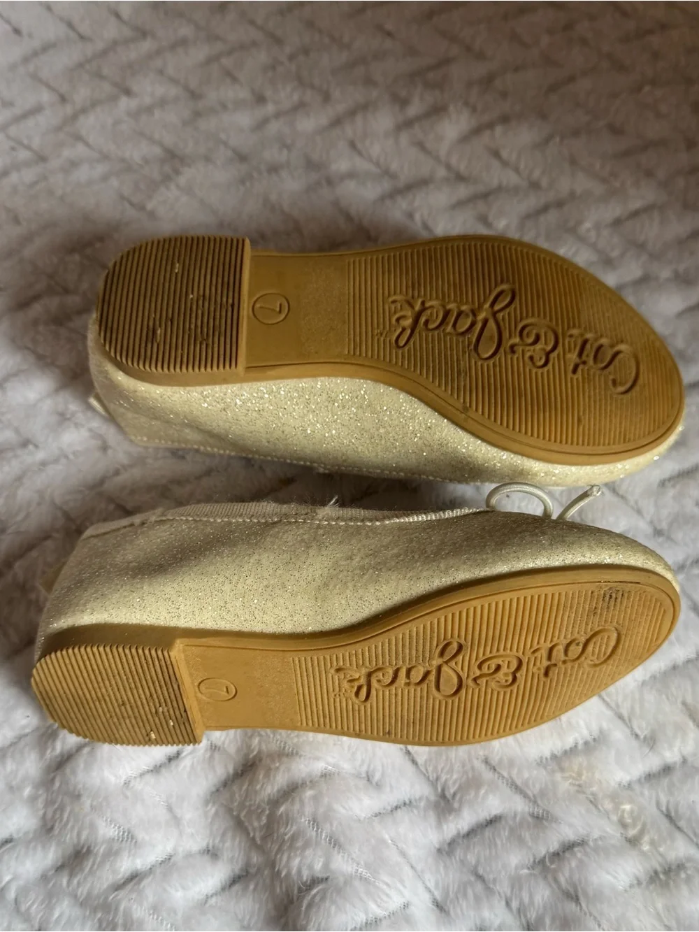 Cat & Jack Girls Glitter Ballet Flats in Gold